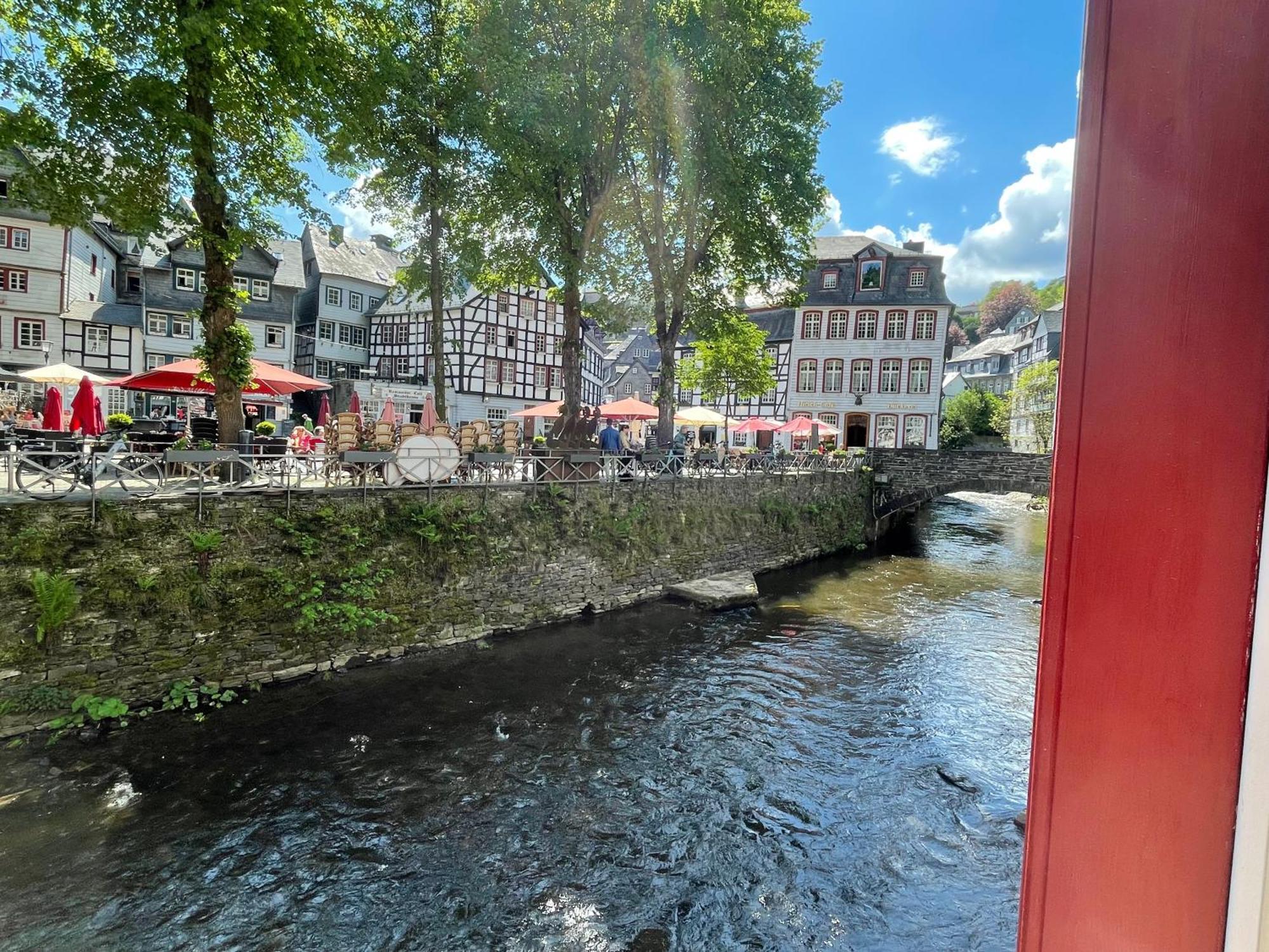 Apartment Am Fluss Im Haus An Der Rur Monschau Exteriör bild
