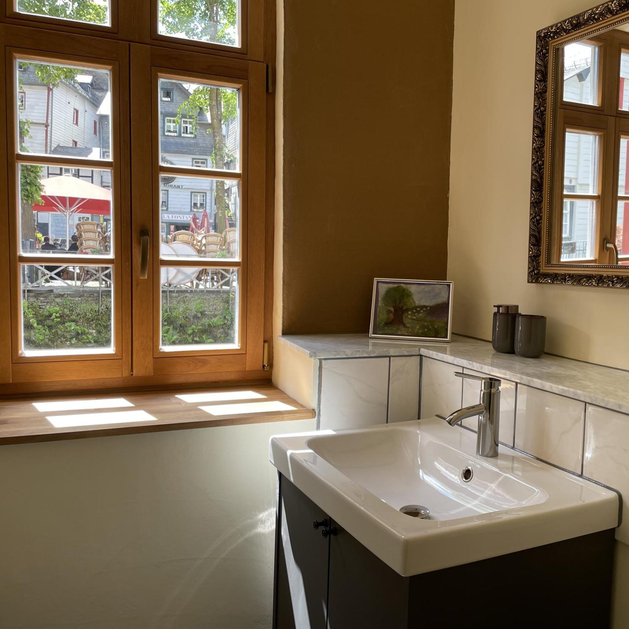 Apartment Am Fluss Im Haus An Der Rur Monschau Exteriör bild